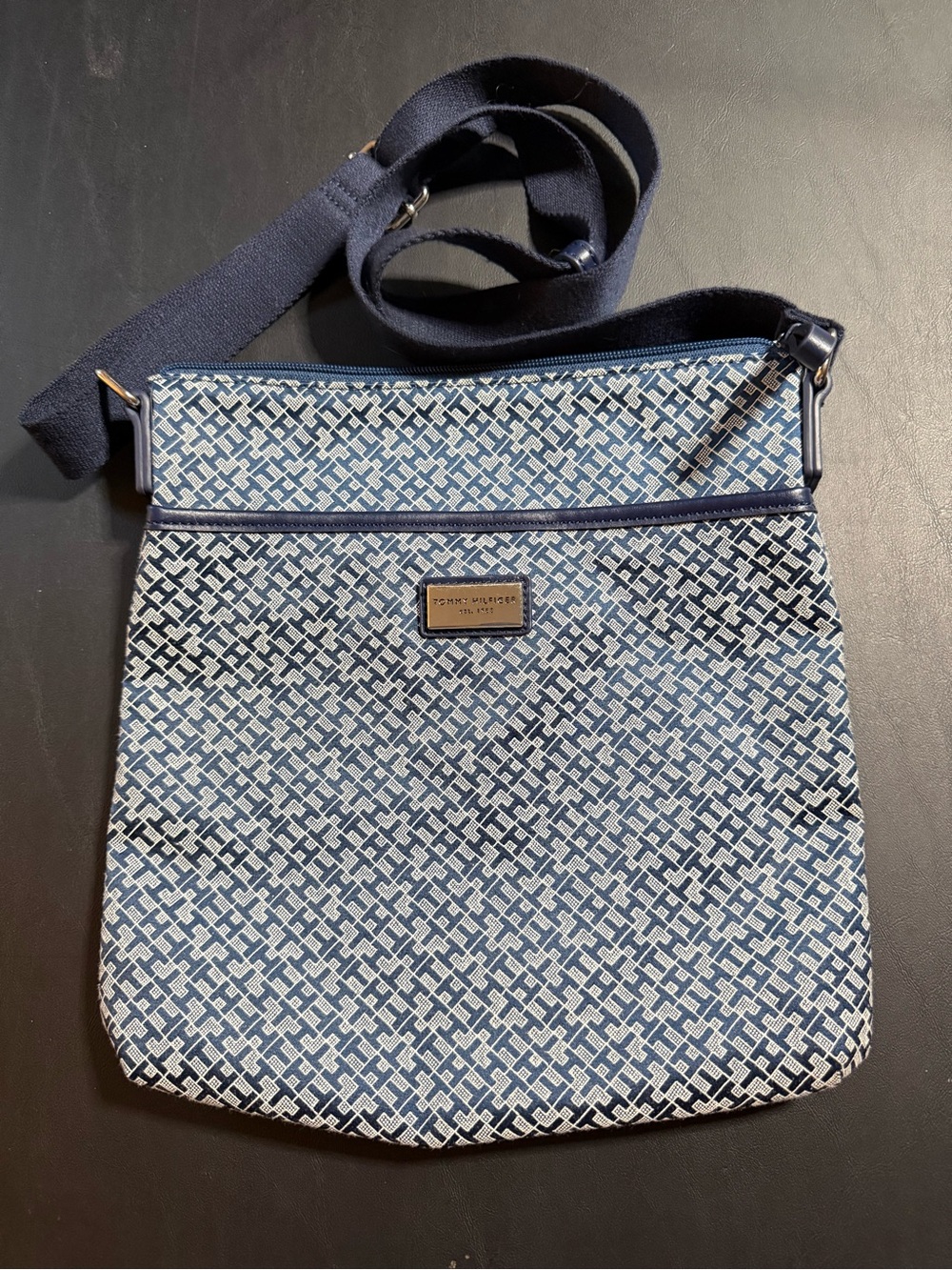 Tommy Hilfiger Crossbody Bag in Navy and White